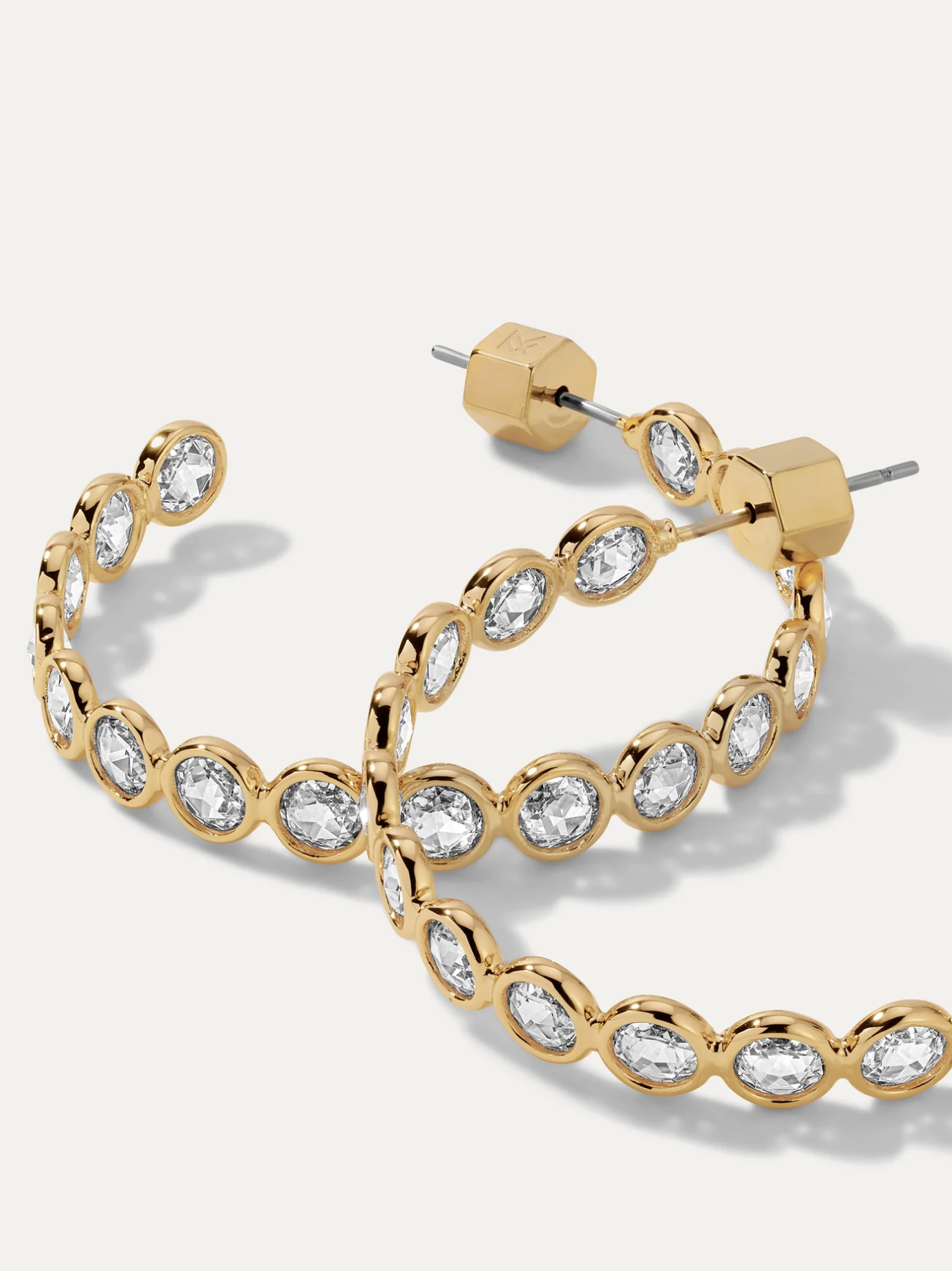 Lynda Hoops