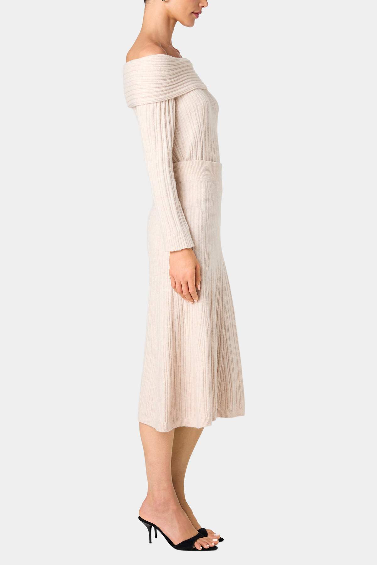 Lucien Knit Pull On Maxi Skirt in Oatmeal Mel – side view